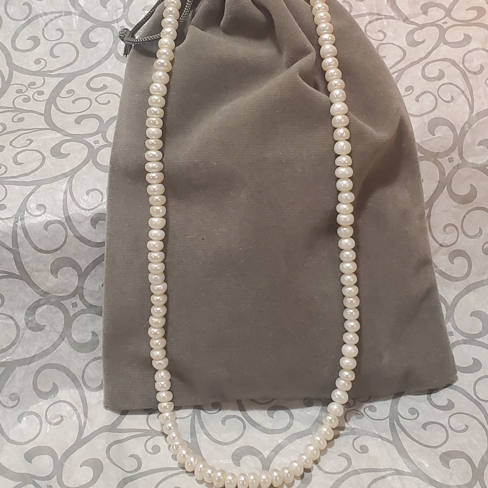 Fresh-water Pearl Necklace